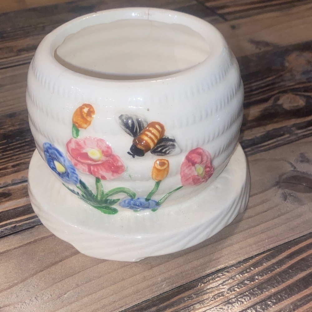 Vintage 1995 Floral Beehive Honey Pot